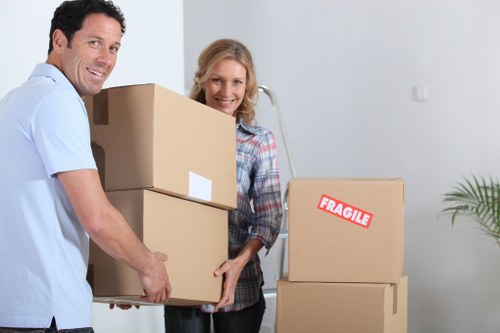 Packing and loading support for a flat move in Swiss Cottage